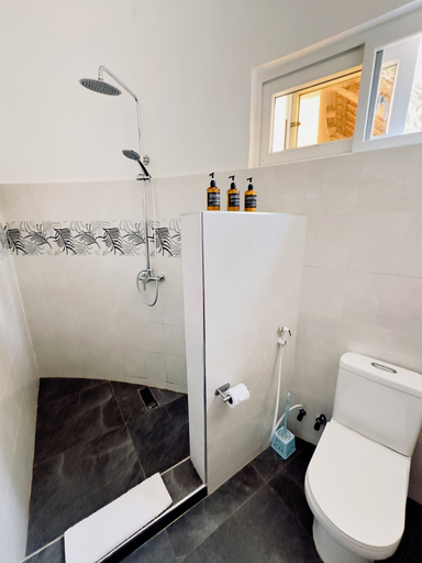 Bathroom 4, Olzadia Boutique Hotel, Kati