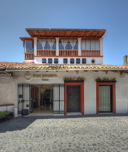 Exterior & Views