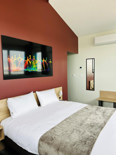 Bedroom 3, Hotel Wood Inn Bordeaux Aeroport, Gironde