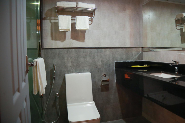 Bathroom 3, The Times Hotel, Ernakulam