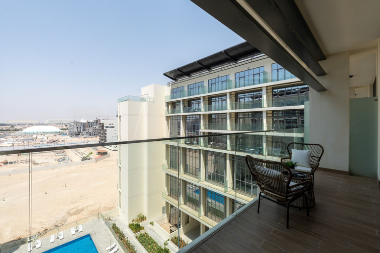Room 2, Urban 1BR in Masdar City w Pool View Balcony, Abu Dhabi City