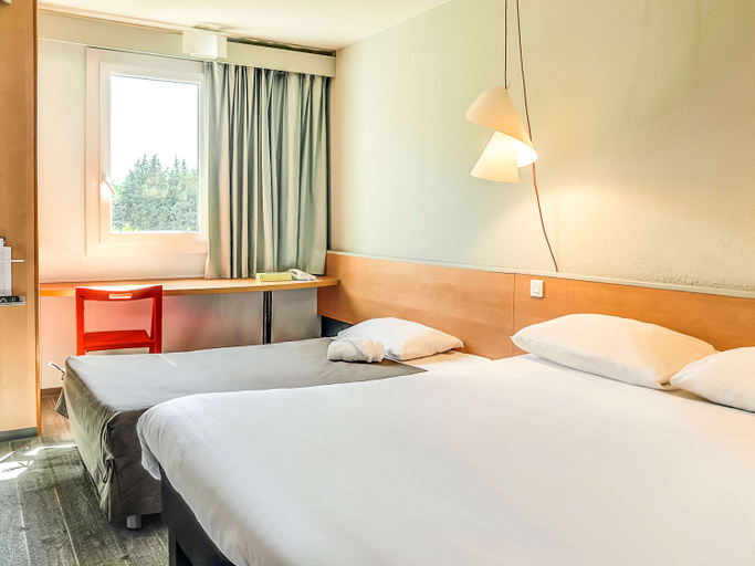 Bedroom 3, ibis Salon-de-Provence South, Bouches-du-Rhône