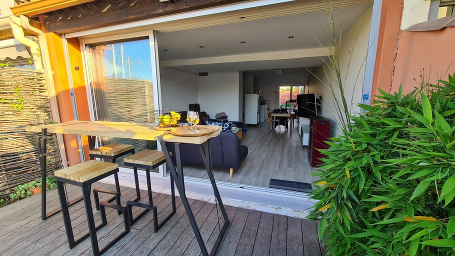 Others 5, Villa ou chambres sur l'Ile des Marinas au Cap d'Agde, Hérault