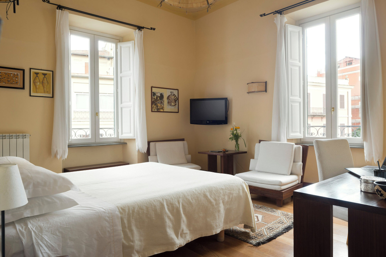 Bedroom 2, Palm Gallery Hotel, Rome
