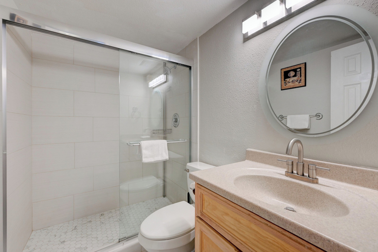 Bathroom 4, Stay Together Suites | Center Strip PH, Clark