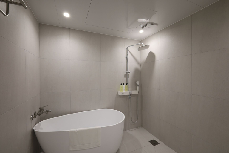 Bathroom 3, Hotel Onna Haeundae, Haeundae