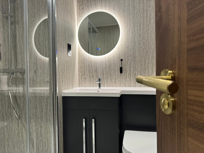 Bathroom 4, Marian Resort And Spa, Denbighshire