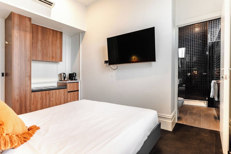 Bedroom 2, Middle Park Hotel, Melbourne