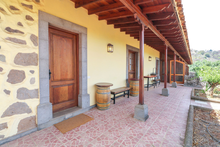 Front of property 2, Countryside Views House Teror AHKR, Las Palmas