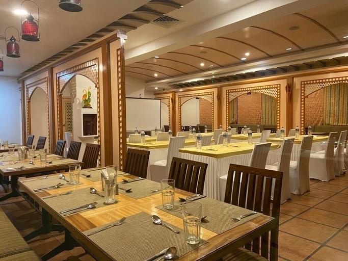 Food & Drinks 5, Silicrest Hotel, Bangalore