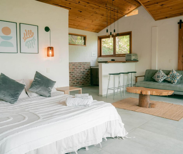 Room 5, Kasaurora, Nimaima