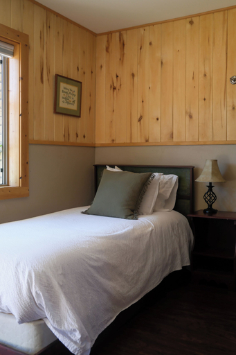 Bedroom 2, Rocky Mountain Inn, Delta
