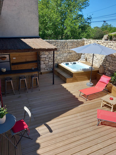 Others 3, Chez Daniele chambre avec jacuzzi et terrasse privee, Vaucluse