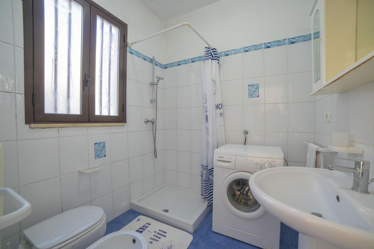 Bathroom 2, Marisole House With Sea View, Lecce