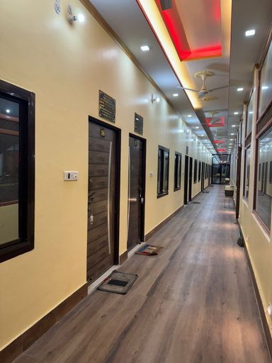 Lobby 2, Hotel in Naimisharanya, Sitapur