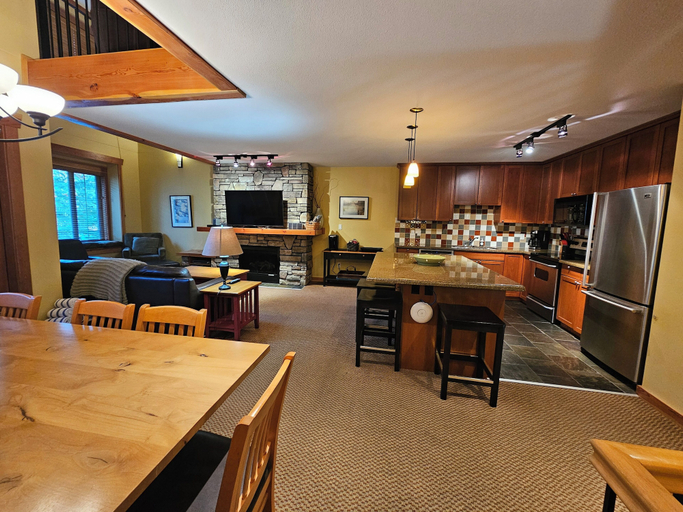 Food & Drinks 4, Pinnacle Ridge Chalets by Fernie Lodging, East Kootenay