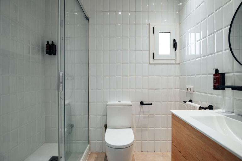 Bathroom 4, Design Apartments by Olala Homes, Barcelona