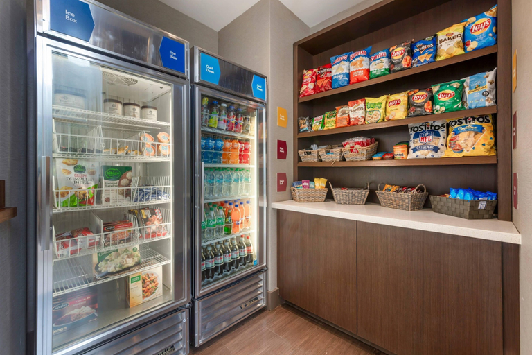 Food & Drinks 5, Comfort Suites Miami Airport North, Miami-Dade