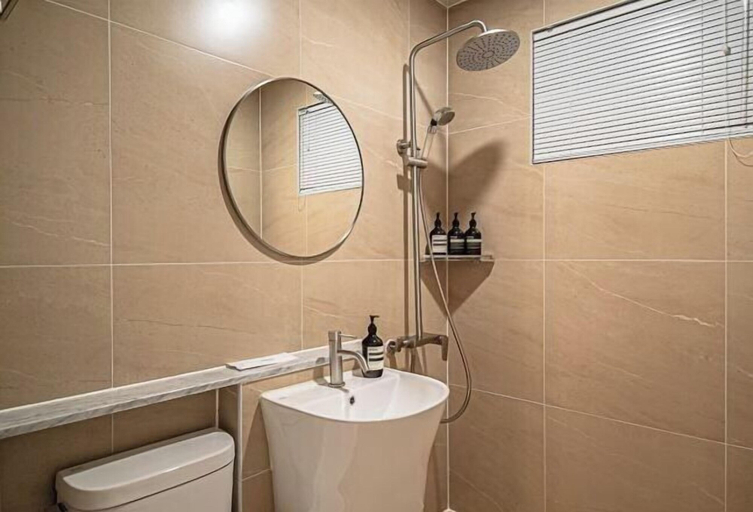 Bathroom, Jeju Sineomangil Stay, Jeju