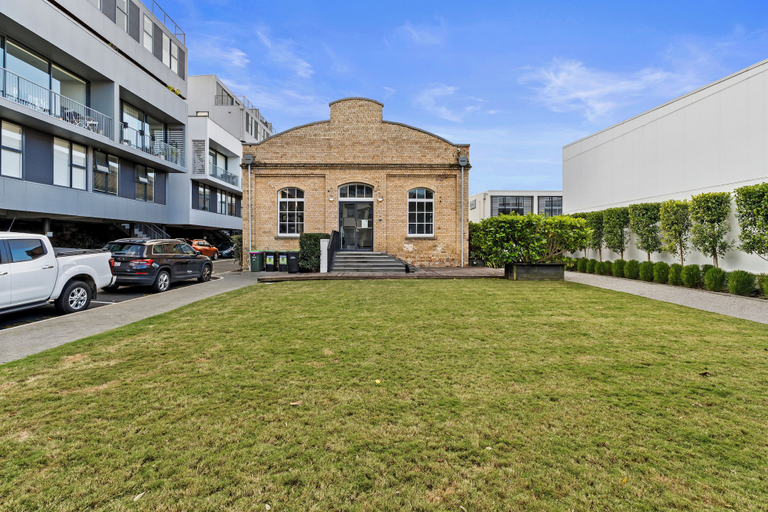 Others 5, Breezy Gem by Victoria Park, Waitakere