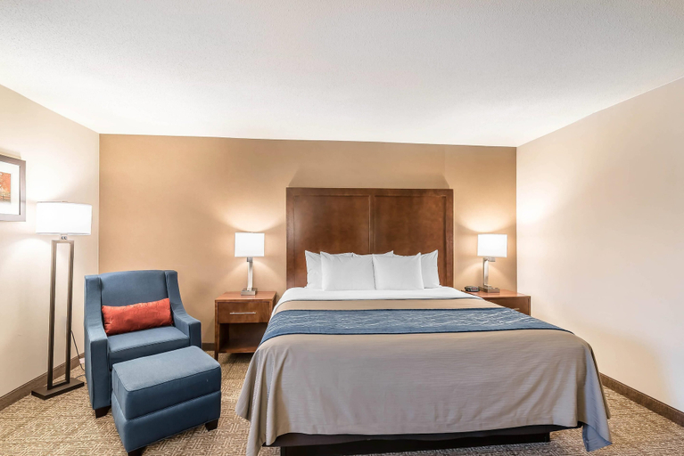 Bedroom 3, Comfort Inn Concord South End, Merrimack