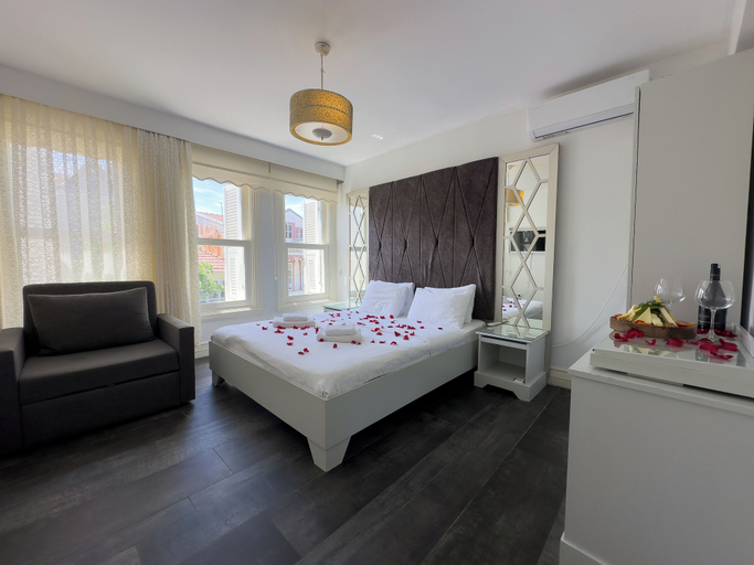 Bedroom 4, Buyukada Port Hotel, Adalar