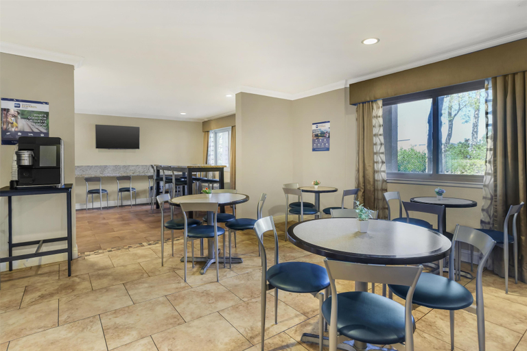 Food & Drinks 5, Best Western Plus Pleasanton Inn, Alameda
