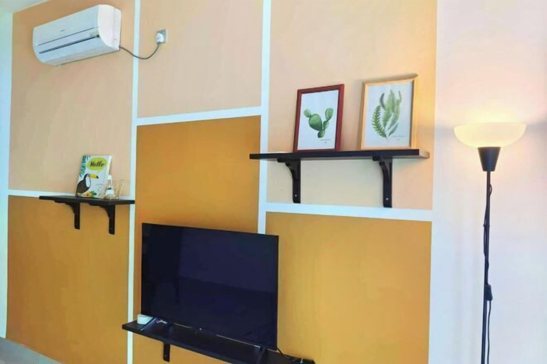 Interior 5, 1601 Sks MidValley Terminal bus Wifi Netflix STAY, Johor Bahru