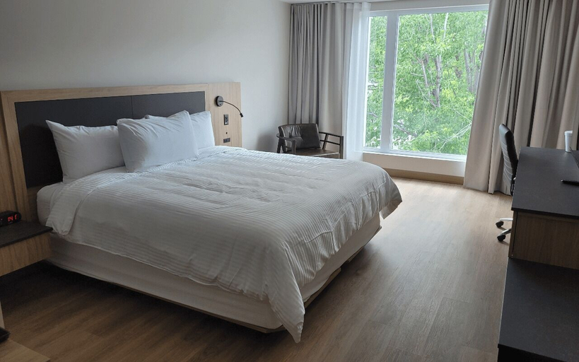Bedroom 2, Hôtel Le Manoir, Manicouagan