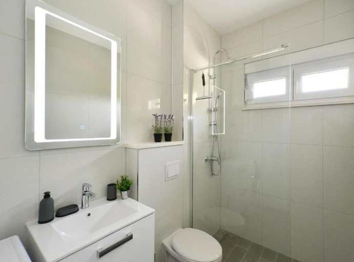 Bathroom 2, Apartment Sunshine Trogir, Seget