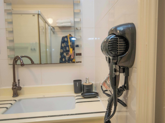 Bathroom 4, Hotel Palacio, Rainville