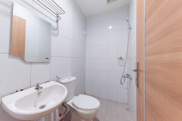 Bathroom 4, RedDoorz Premium @ Griya Inkoppabri Cisarua Puncak, Bogor
