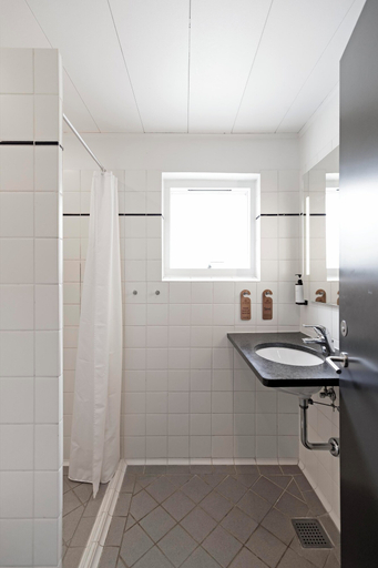 Bathroom 4, Frederiksdal Sinatur Hotel & Konference, Lyngby-Taarbæk
