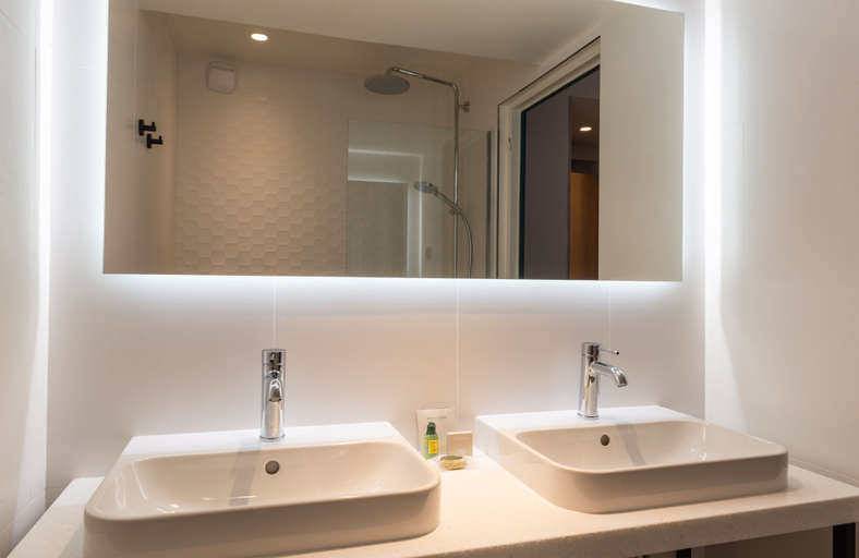 Bathroom 4, Leonardo Boutique Hotel Paris Opera, Paris