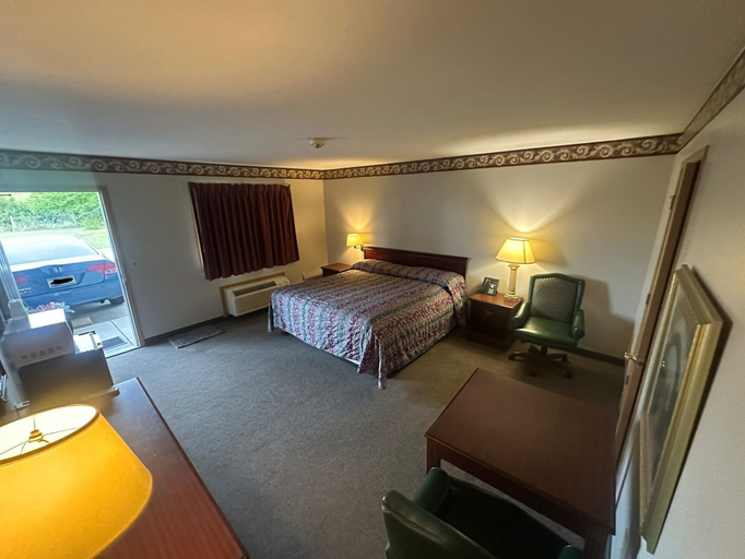 Room 4, Oasis Inn Kenosha, Kenosha