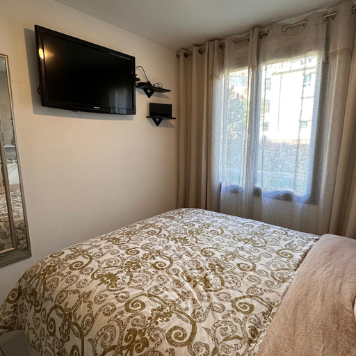 Room 5, Two Bed Apt With Lovely Terrace - 2195, Alpes-Maritimes