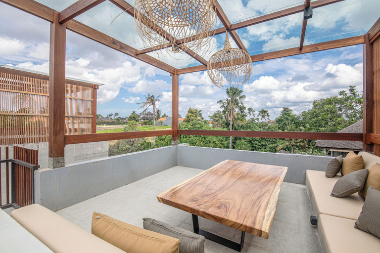 Exterior 4, Modern 4BR Canggu Retreat Just 8mins to the Beach, Badung