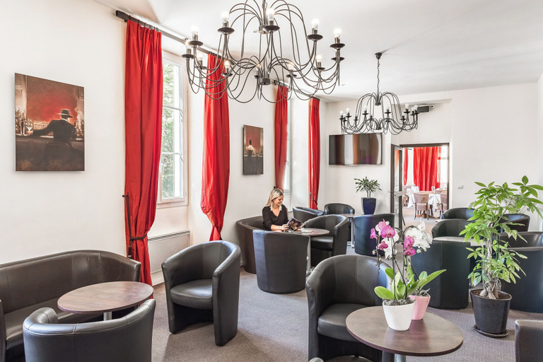 Lobby sitting area 2, HI Brides-les-Bains, Savoie