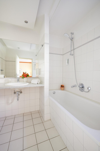 Bathroom 5, Best Western Hotel Geheimer Rat, Magdeburg