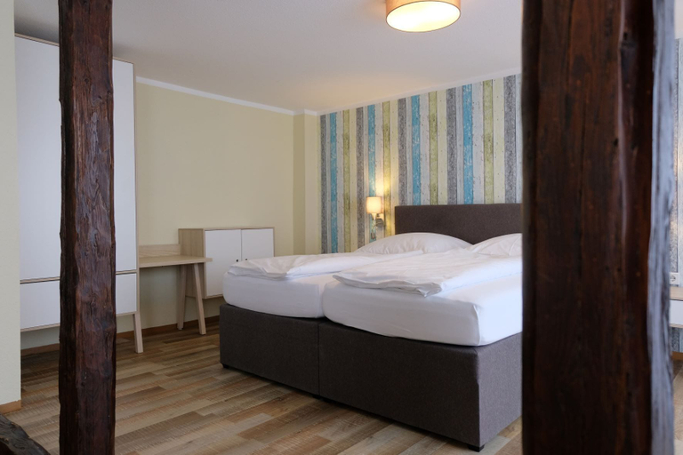 Bedroom 3, Hotel Zum Weissen Lamm, Odenwaldkreis