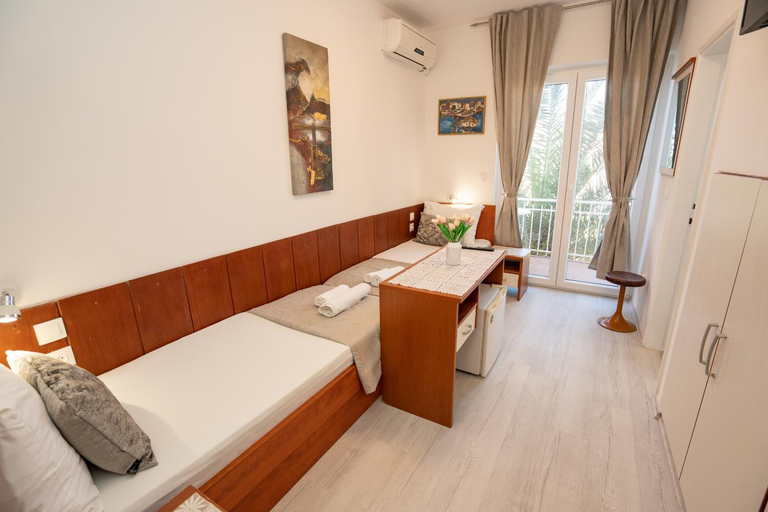 Others 3, Pool Mansion Magnolia - Comfort rooms, Novalja