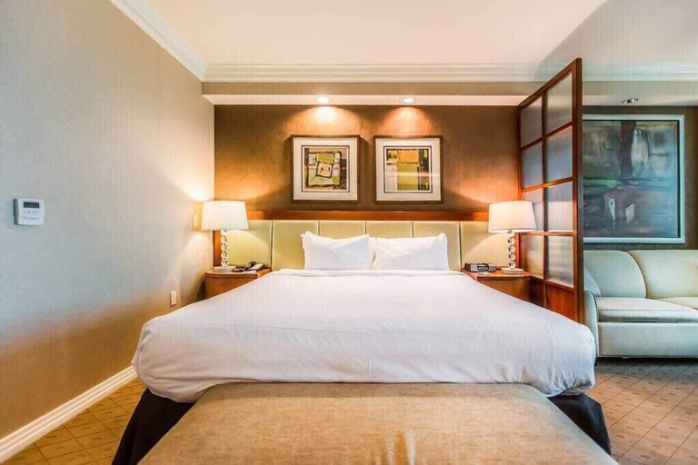 Room 5, Signature MGM, Clark