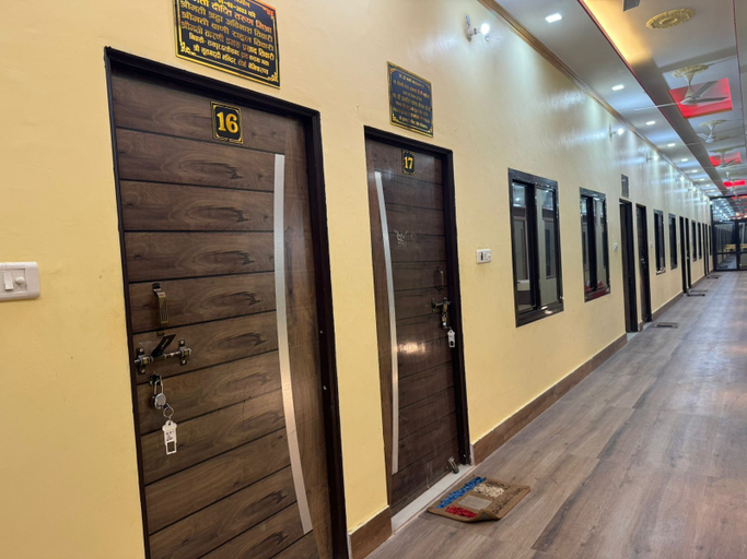 Lobby 5, Hotel in Naimisharanya, Sitapur
