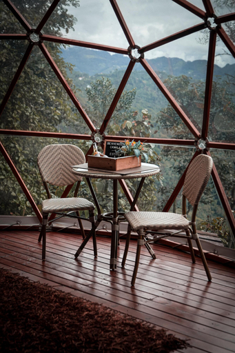 Room 5, Resurreeccion, San Francisco