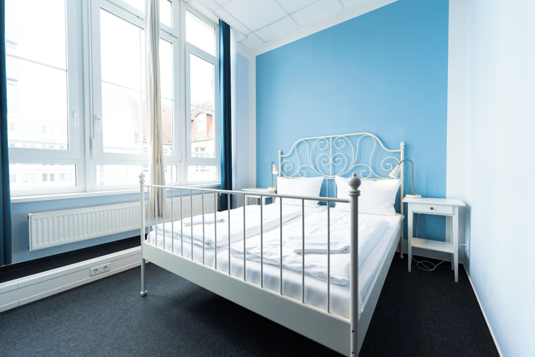 Bedroom 3, Industriepalast Hostel Berlin, Berlin