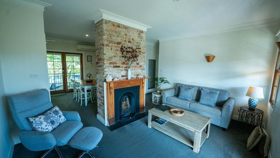 Living area 2, Bellevue Boutique Hotel, Kiama