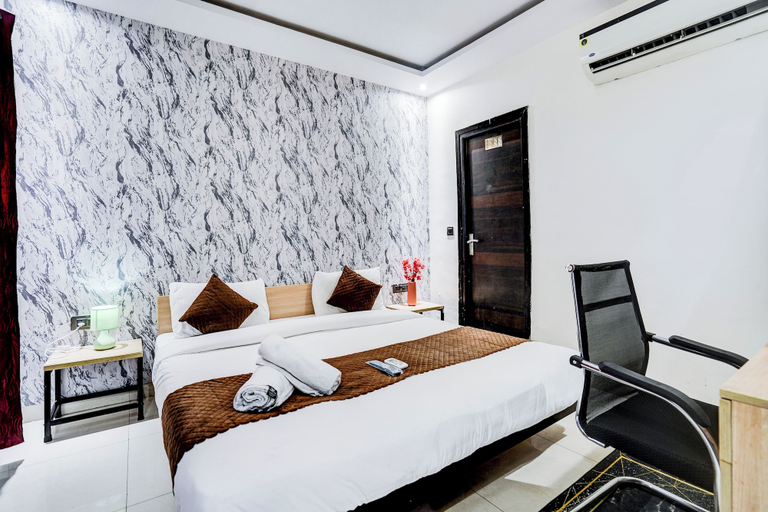 Room 4, KINGS COURT HOTEL, Delhi