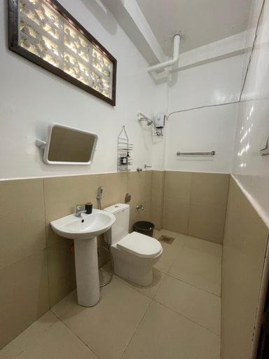 Bathroom 1, Noguerra Homestay, General Luna