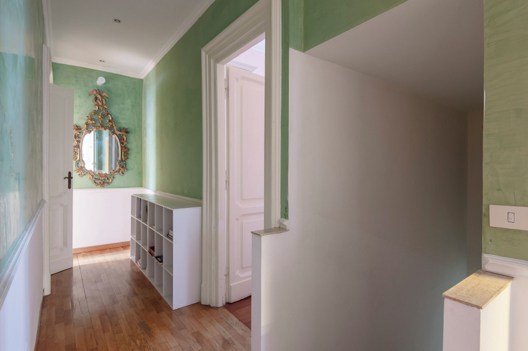 Hallway, Vatican Luxury Three Bedroom Apartment, Rome