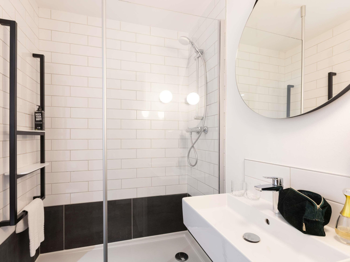 Bathroom 4, ibis Epinal Centre Ville, Vosges